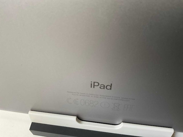 Apple ipad pro 10.5 inches - wifi + cellular - 64 gb - space gray (2x) - afbeelding 7 van  7