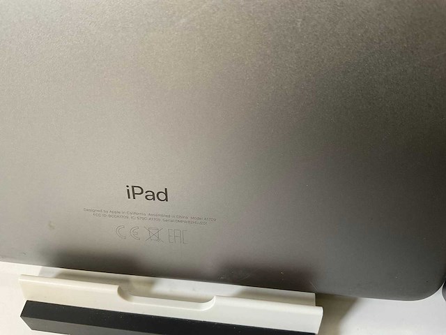 Apple ipad pro 10.5 inches - wifi + cellular - 64 gb - space gray (2x) - afbeelding 7 van  7