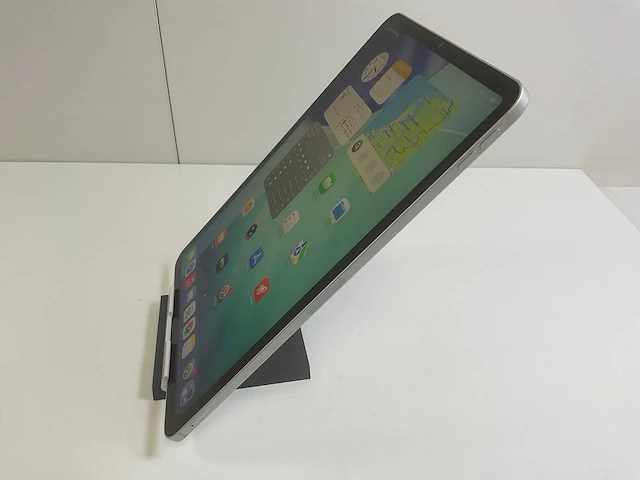Apple ipad pro 11-inch 3rd gen - wifi + cellular - 256 gb - silver - afbeelding 4 van  5