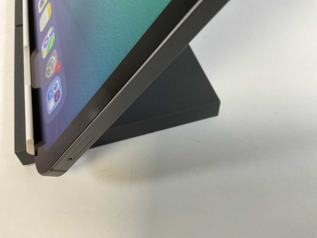 Apple ipad pro 12.9 inch 5th gen - wifi + cellular - 256 gb - space gray - afbeelding 4 van  4