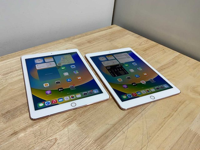 Apple ipad pro a1674 & a1673 tablet (2x) - afbeelding 1 van  6
