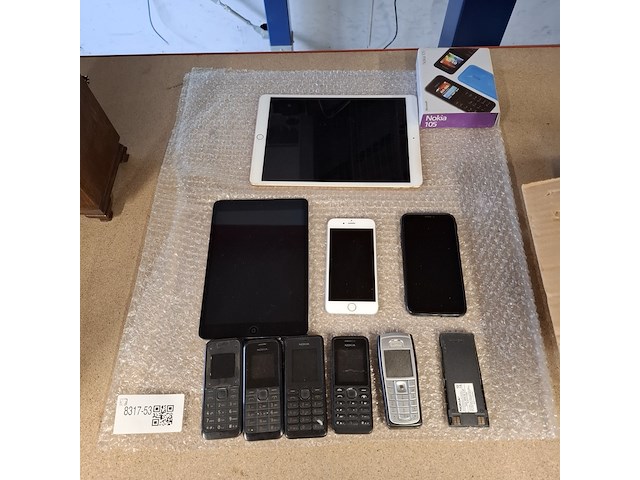 Apple ipads, iphones en diverse nokia's - afbeelding 1 van  10
