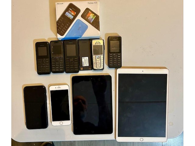 Apple ipads, iphones en diverse nokia's - afbeelding 3 van  10