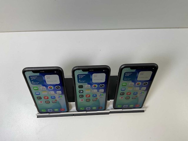 Apple iphone 11 - 128 gb - black (3x) - afbeelding 2 van  5