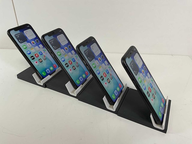 Apple iphone 11 - 128 gb / 64 gb - black (4x) - afbeelding 4 van  5