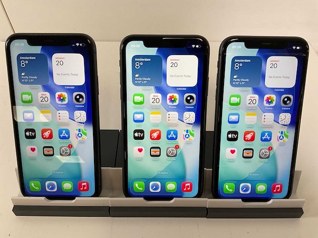 Apple iphone 11 - 64 gb - black (3x) - afbeelding 1 van  5