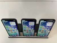 Apple iphone 11 - 64 gb - black (3x) - afbeelding 1 van  4