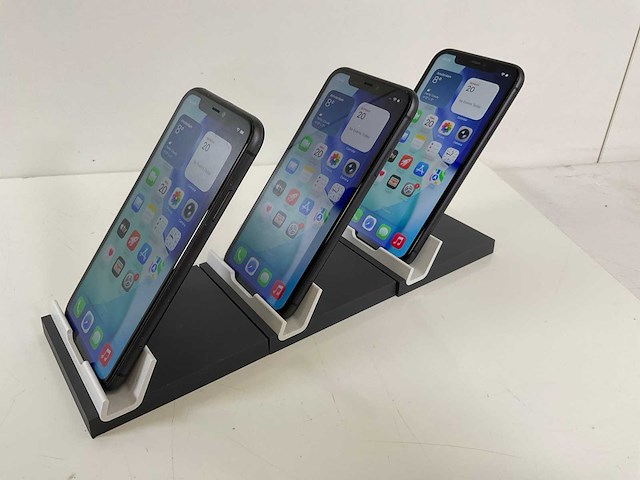 Apple iphone 11 - 64 gb - black (3x) - afbeelding 2 van  4