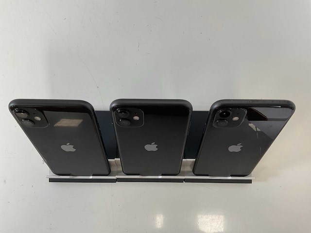 Apple iphone 11 - 64 gb - black (3x) - afbeelding 4 van  4