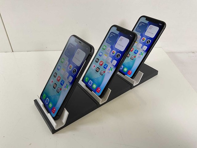 Apple iphone 11 - 64 gb - black (3x) - afbeelding 3 van  5