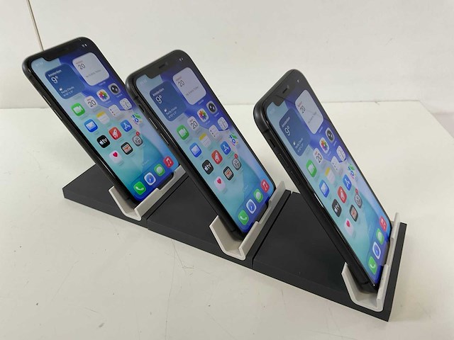 Apple iphone 11 - 64 gb - black (3x) - afbeelding 4 van  5