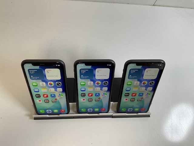 Apple iphone 11 - 64 gb - black (3x) - afbeelding 2 van  5