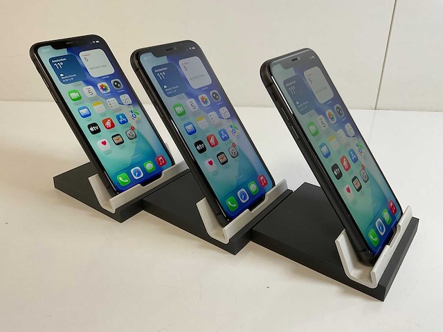Apple iphone 11 - 64 gb - black (3x) - afbeelding 3 van  5