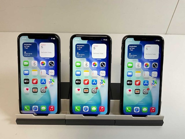 Apple iphone 11 - 64 gb - black (3x) - afbeelding 1 van  5