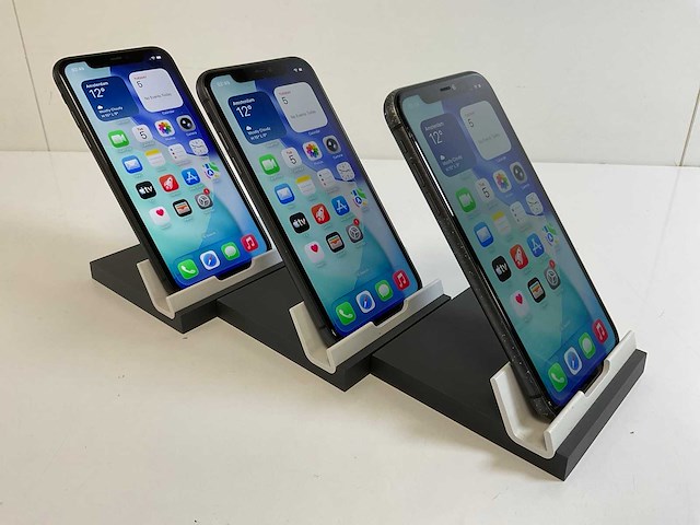 Apple iphone 11 - 64 gb - black (3x) - afbeelding 3 van  5