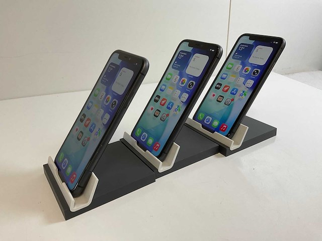 Apple iphone 11 - 64 gb - black (3x) - afbeelding 4 van  5