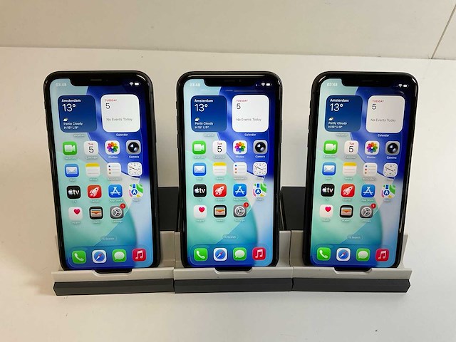 Apple iphone 11 - 64 gb - black (3x) - afbeelding 1 van  5