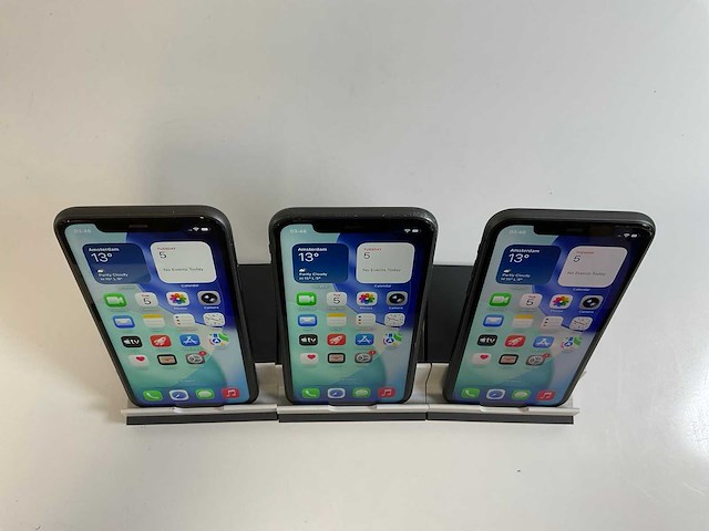 Apple iphone 11 - 64 gb - black (3x) - afbeelding 2 van  5