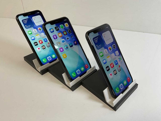 Apple iphone 11 - 64 gb - black (3x) - afbeelding 3 van  5