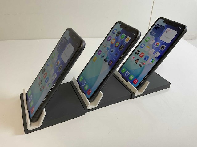 Apple iphone 11 - 64 gb - black (3x) - afbeelding 4 van  5