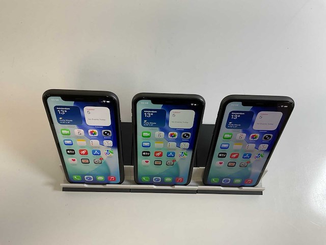 Apple iphone 11 - 64 gb - black (3x) - afbeelding 2 van  5