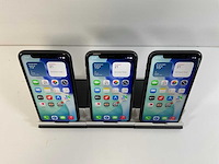 Apple iphone 11 - 64 gb - black (3x) - afbeelding 1 van  4