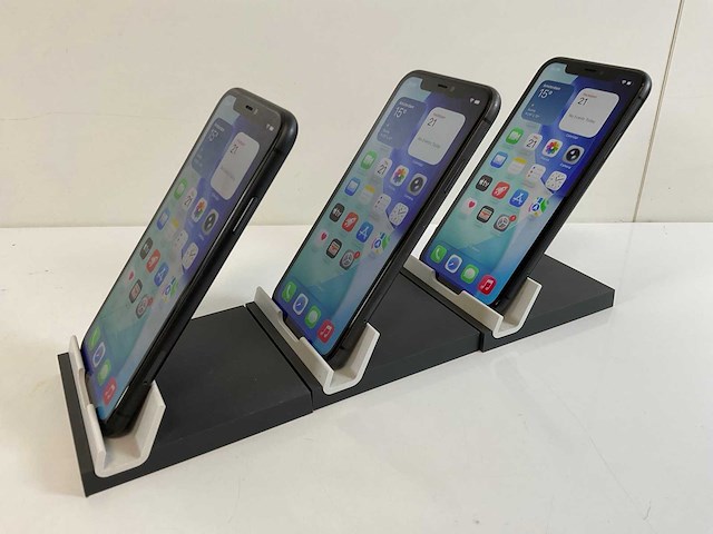 Apple iphone 11 - 64 gb - black (3x) - afbeelding 2 van  4