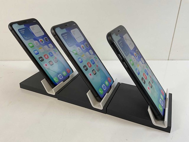 Apple iphone 11 - 64 gb - black (3x) - afbeelding 3 van  4