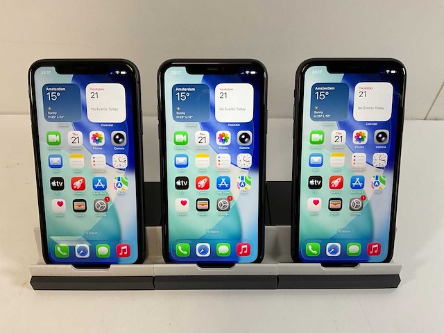 Apple iphone 11 - 64 gb - black (3x) - afbeelding 1 van  5