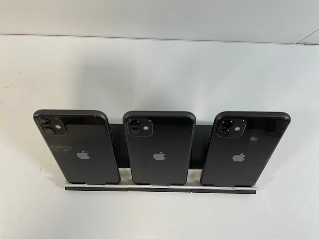 Apple iphone 11 - 64 gb - black (3x) - afbeelding 3 van  3