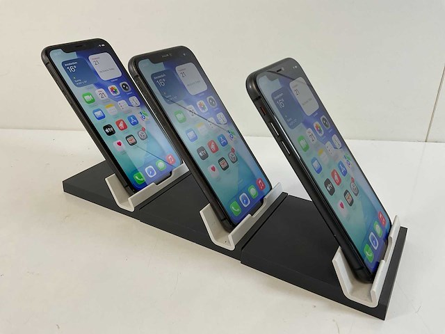 Apple iphone 11 - 64 gb - black (3x) - afbeelding 4 van  5