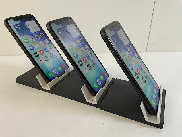 Apple iphone 11 - 64 gb - black (3x) - afbeelding 2 van  2