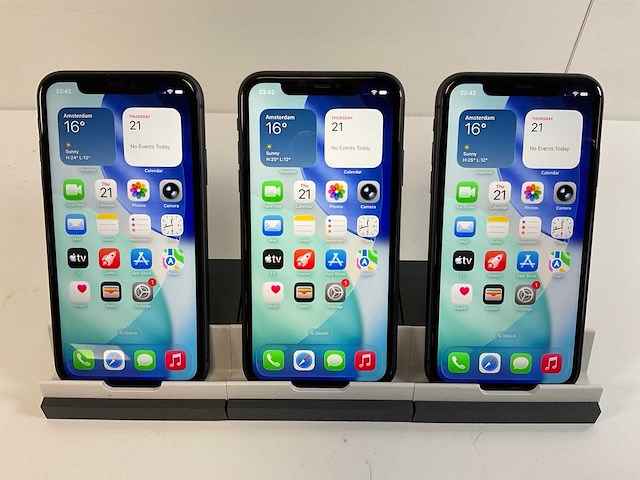 Apple iphone 11 - 64 gb - black (3x) - afbeelding 1 van  5