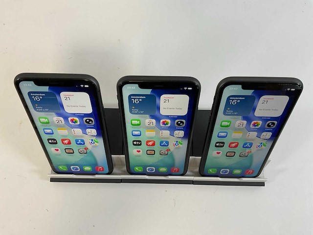Apple iphone 11 - 64 gb - black (3x) - afbeelding 2 van  5