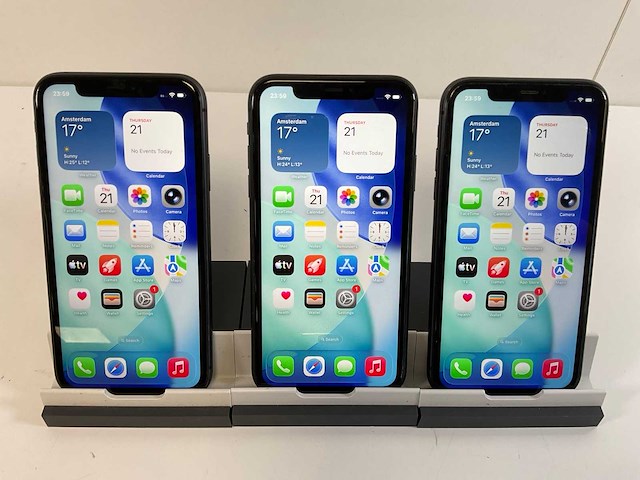 Apple iphone 11 - 64 gb - black (3x) - afbeelding 1 van  5