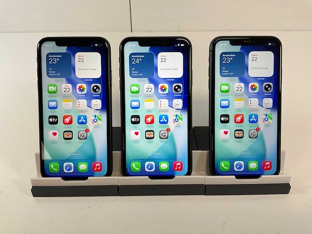 Apple iphone 11 - 64 gb - black (3x) - afbeelding 1 van  5