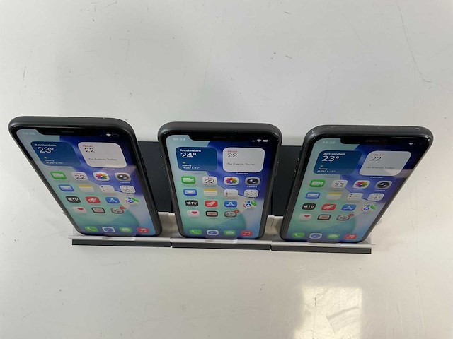 Apple iphone 11 - 64 gb - black (3x) - afbeelding 2 van  5