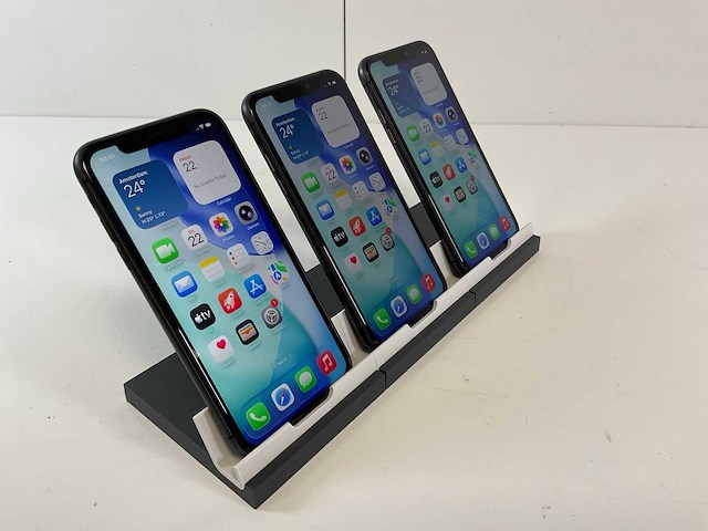 Apple iphone 11 - 64 gb - black (3x) - afbeelding 3 van  5