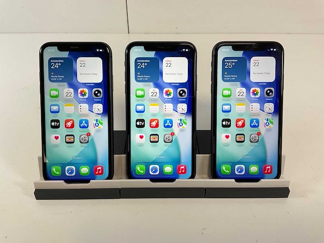 Apple iphone 11 - 64 gb - black (3x) - afbeelding 1 van  5