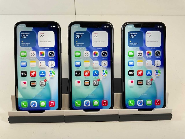 Apple iphone 11 - 64 gb - black (3x) - afbeelding 1 van  5