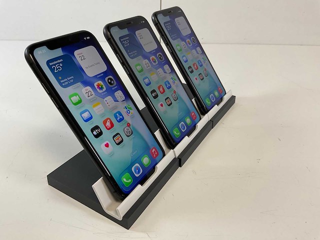 Apple iphone 11 - 64 gb - black (3x) - afbeelding 3 van  5