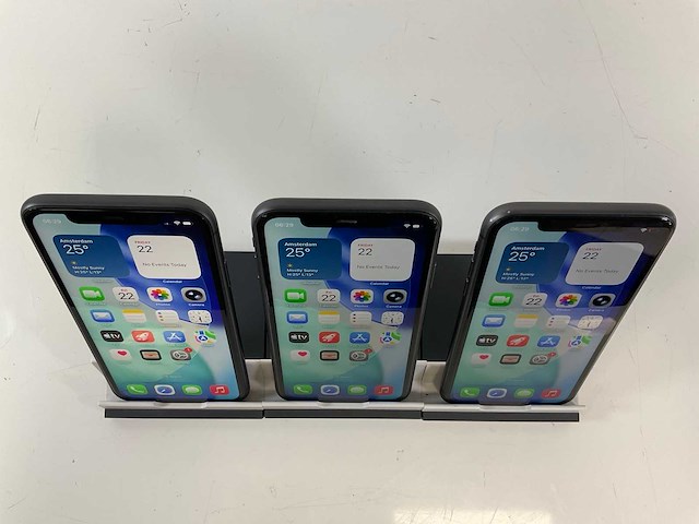 Apple iphone 11 - 64 gb - black (3x) - afbeelding 2 van  5