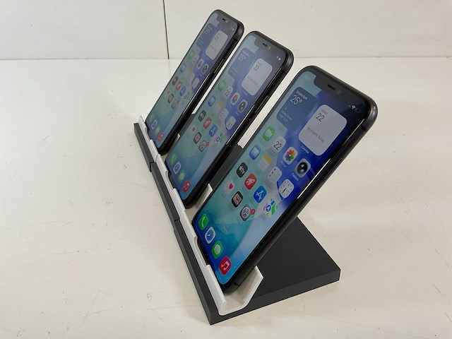 Apple iphone 11 - 64 gb - black (3x) - afbeelding 3 van  5
