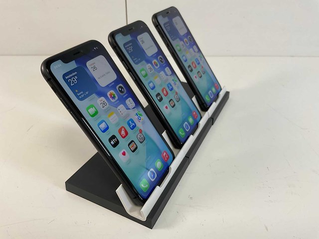 Apple iphone 11 - 64 gb - black (3x) - afbeelding 3 van  5