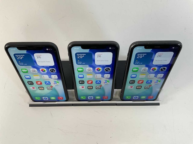 Apple iphone 11 - 64 gb - black (3x) - afbeelding 2 van  5