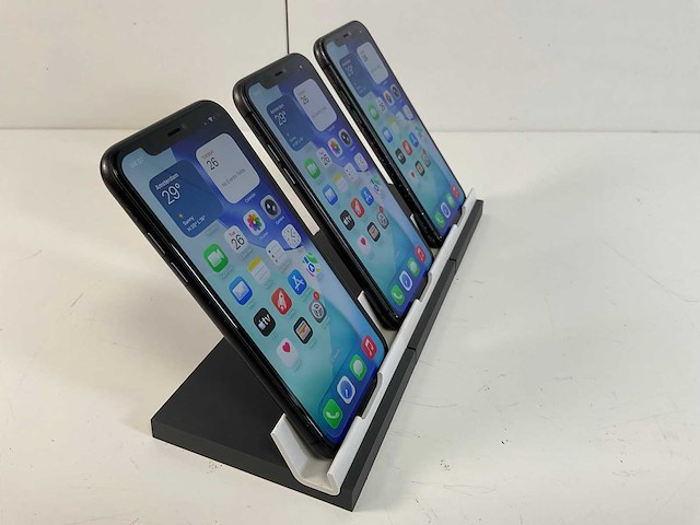 Apple iphone 11 - 64 gb - black (3x) - afbeelding 3 van  5