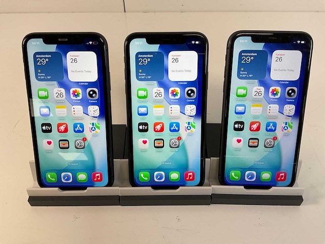 Apple iphone 11 - 64 gb - black (3x) - afbeelding 1 van  5