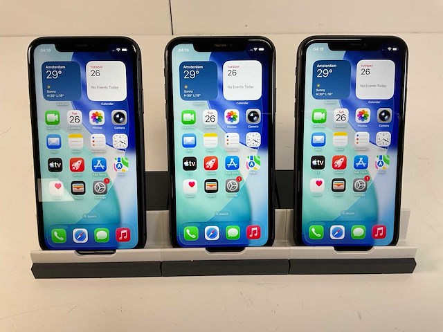 Apple iphone 11 - 64 gb - black (3x) - afbeelding 1 van  5