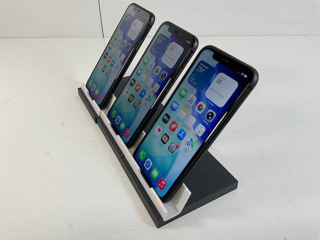 Apple iphone 11 - 64 gb - black (3x) - afbeelding 4 van  5