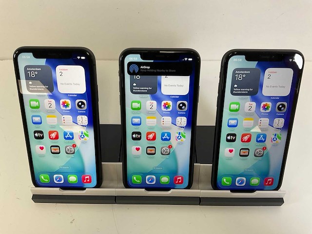 Apple iphone 11 - 64 gb - black (3x) - afbeelding 1 van  5